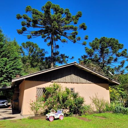 Casa Em Campos Do Jordao - 3 Quartos, Com Churrasqueira Exterior foto