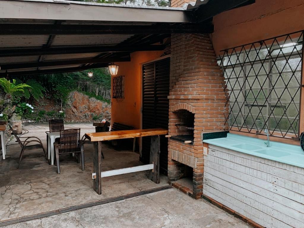 Casa Em Campos Do Jordao - 3 Quartos, Com Churrasqueira Exterior foto